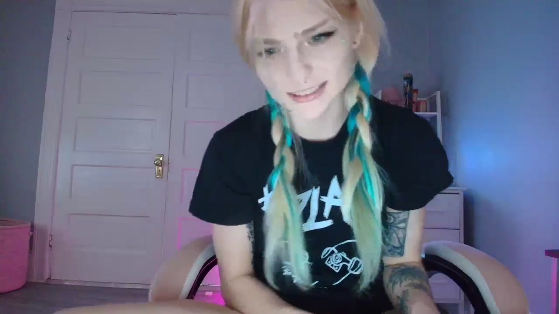Gallery image thumbnail from DuckChan0's myfreecams stream on, 08/15/2025, 14:54 image 19 of 20