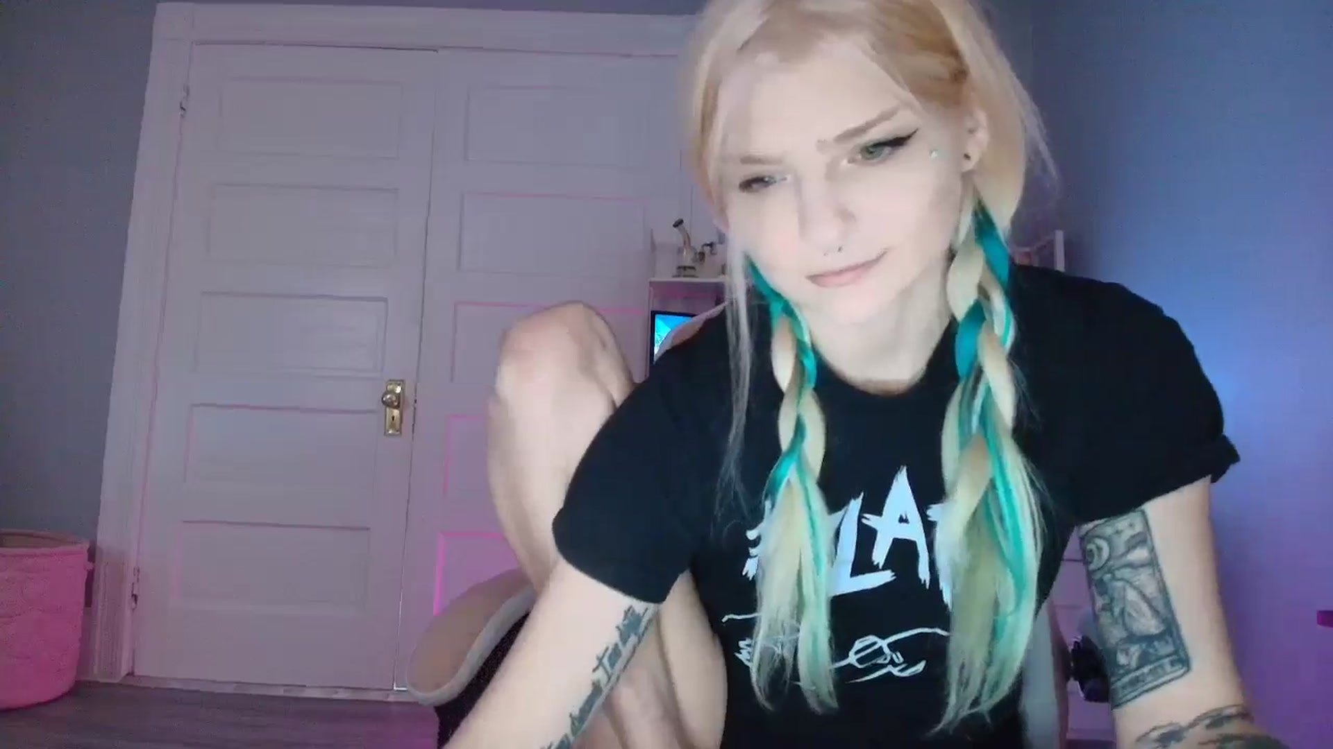 Gallery image thumbnail from DuckChan0's myfreecams stream on, 08/15/2025, 14:54 image 20 of 20
