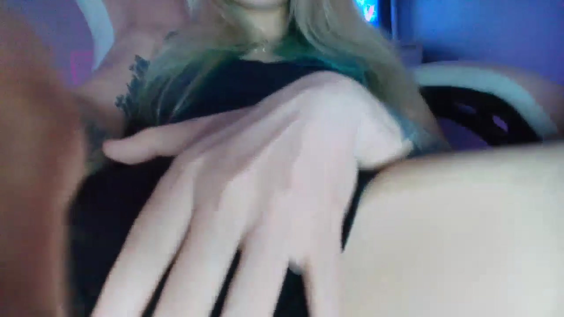 Gallery image thumbnail from DuckChan0's myfreecams stream on, 08/15/2025, 17:05 image 10 of 20