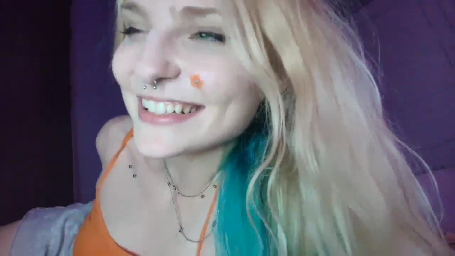 Gallery image thumbnail from DuckChan0's myfreecams stream on, 08/17/2025, 01:38 image 20 of 20