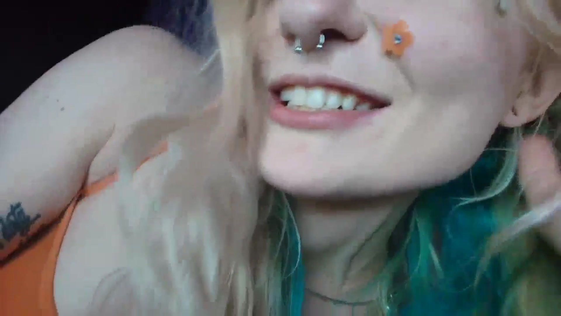 Gallery image thumbnail from DuckChan0's myfreecams stream on, 08/17/2025, 01:38 image 16 of 20