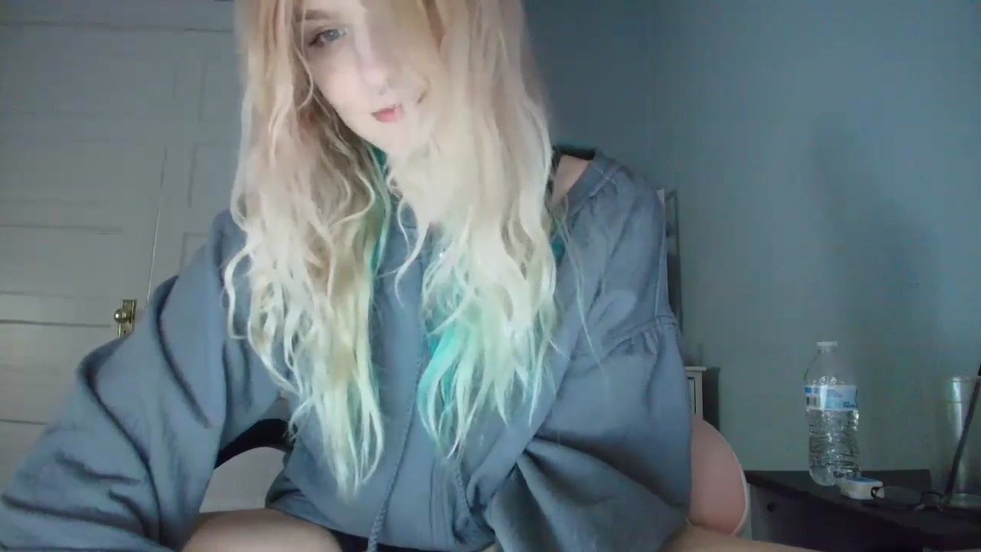 Gallery image thumbnail from DuckChan0's myfreecams stream on, 08/18/2025, 18:26 image 14 of 20