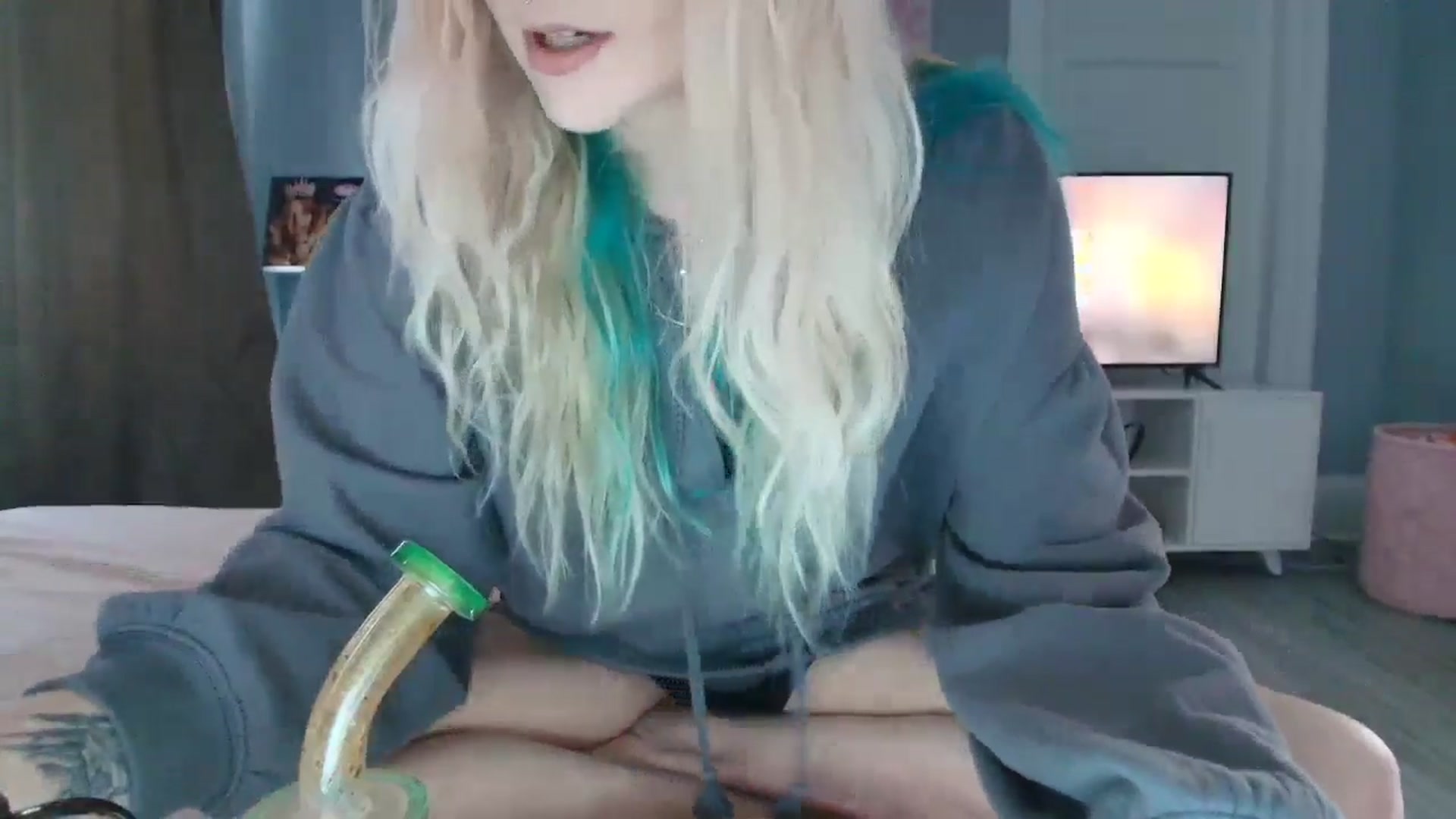 Gallery image thumbnail from DuckChan0's myfreecams stream on, 08/18/2025, 18:26 image 6 of 20
