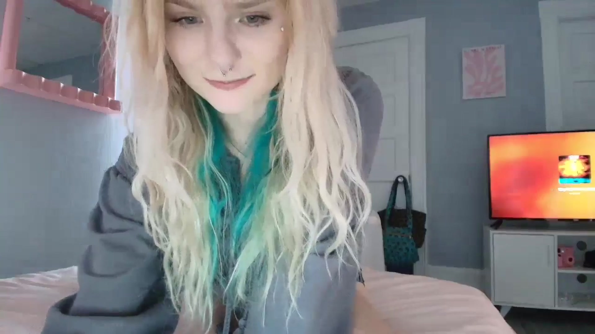 Gallery image thumbnail from DuckChan0's myfreecams stream on, 08/18/2025, 18:26 image 5 of 20