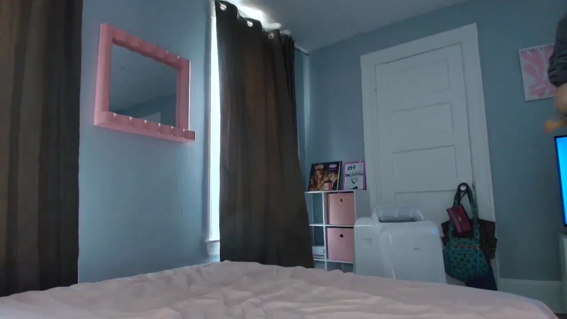 Gallery image thumbnail from DuckChan0's myfreecams stream on, 08/18/2025, 18:26 image 3 of 20