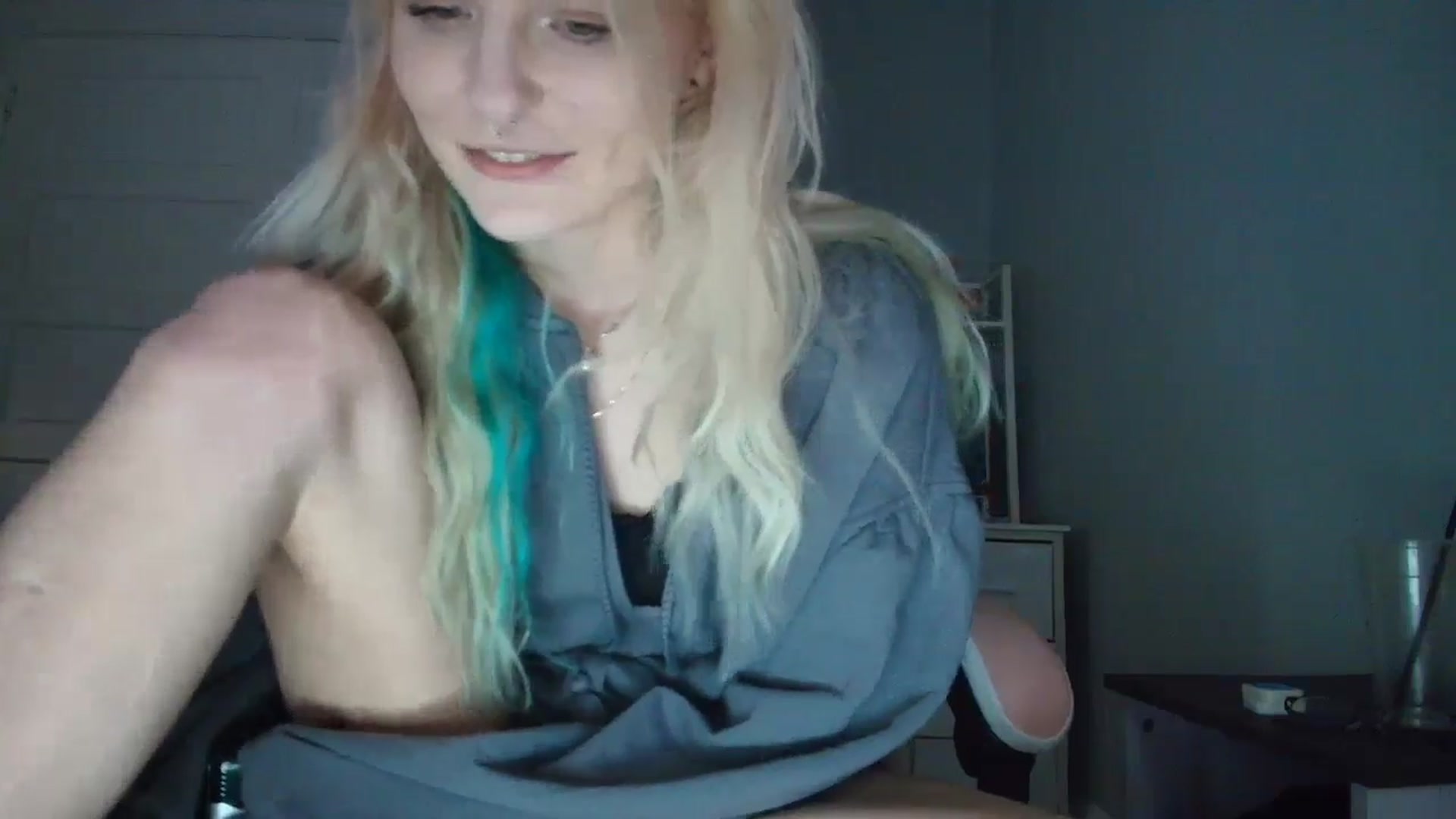 Gallery image thumbnail from DuckChan0's myfreecams stream on, 08/18/2025, 18:26 image 19 of 20