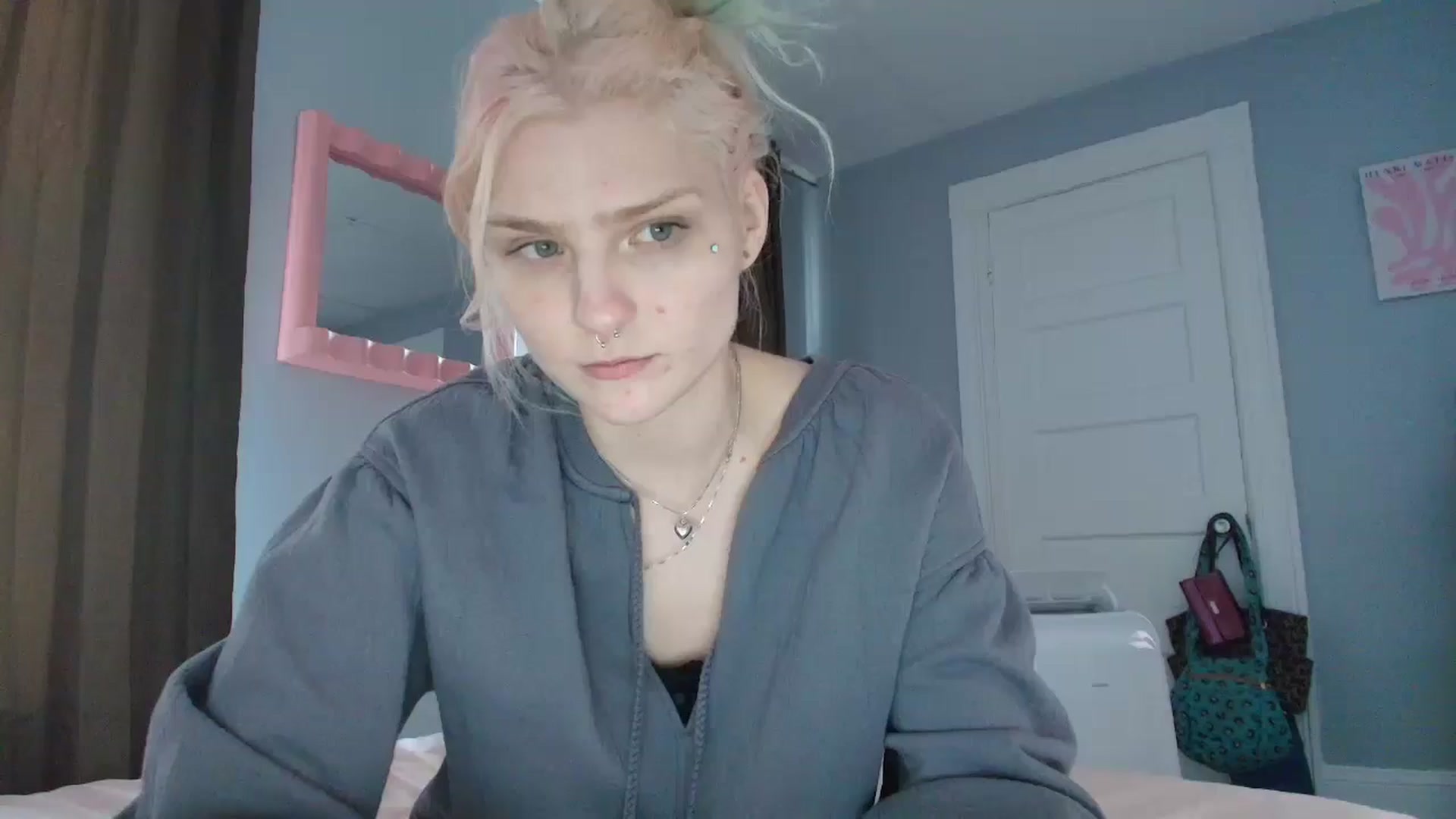 Gallery image thumbnail from DuckChan0's myfreecams stream on, 08/18/2025, 18:26 image 1 of 20