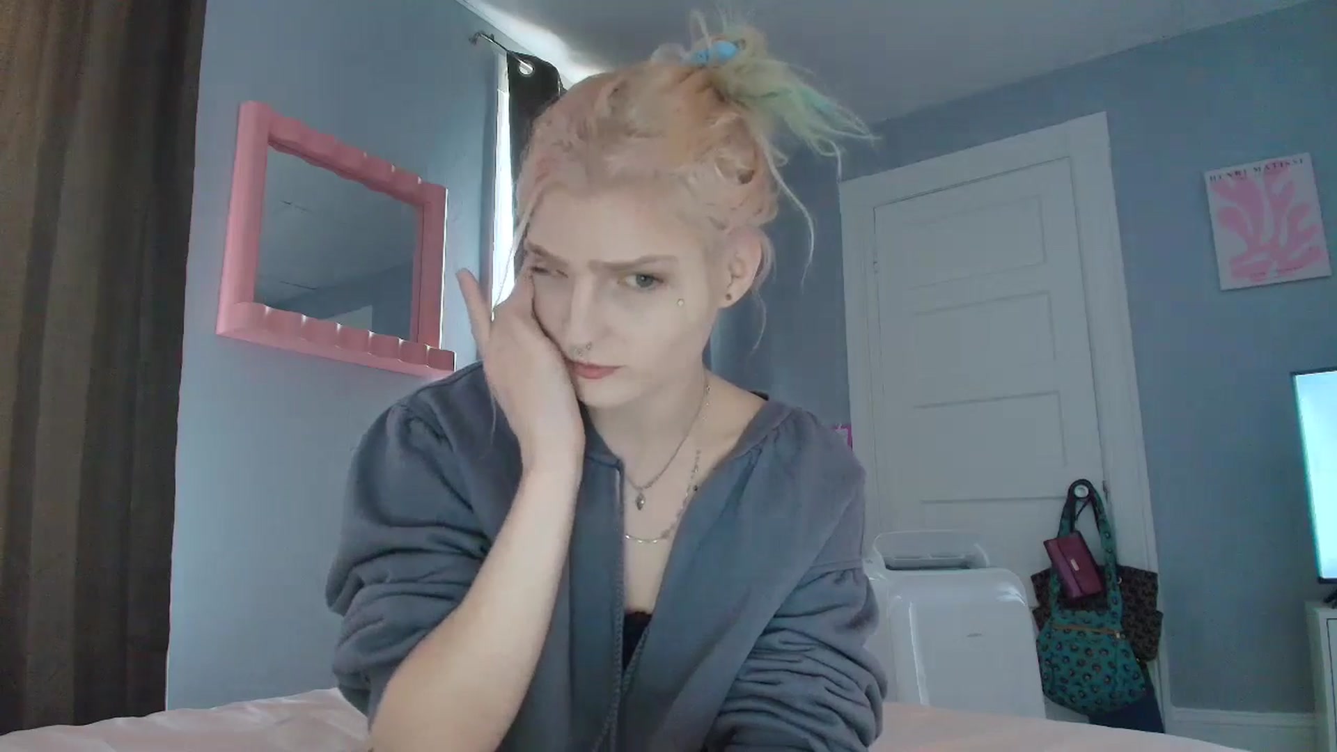 Gallery image thumbnail from DuckChan0's myfreecams stream on, 08/18/2025, 18:26 image 2 of 20