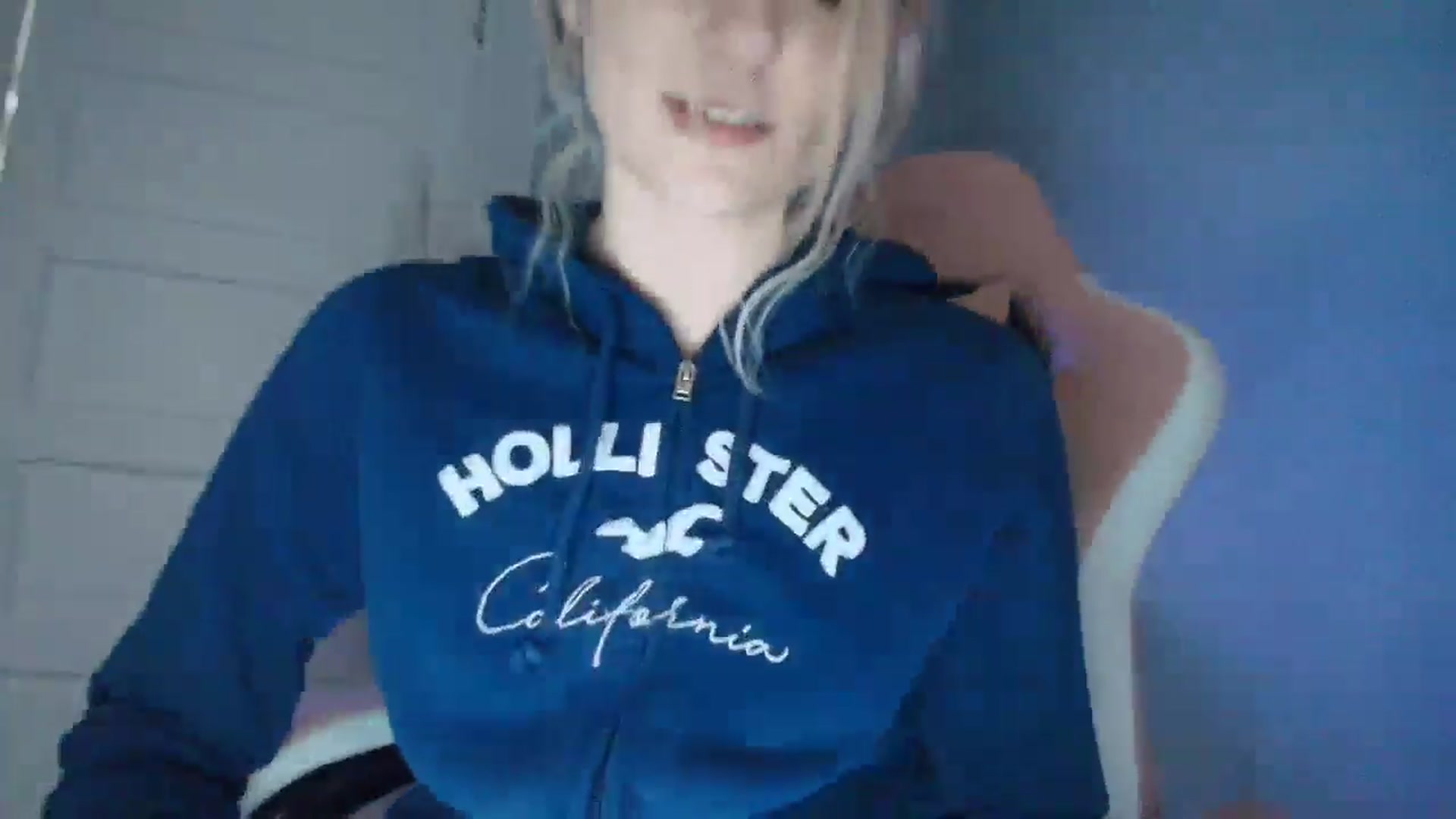 Gallery image thumbnail from DuckChan0's myfreecams stream on, 08/18/2025, 19:12 image 11 of 20