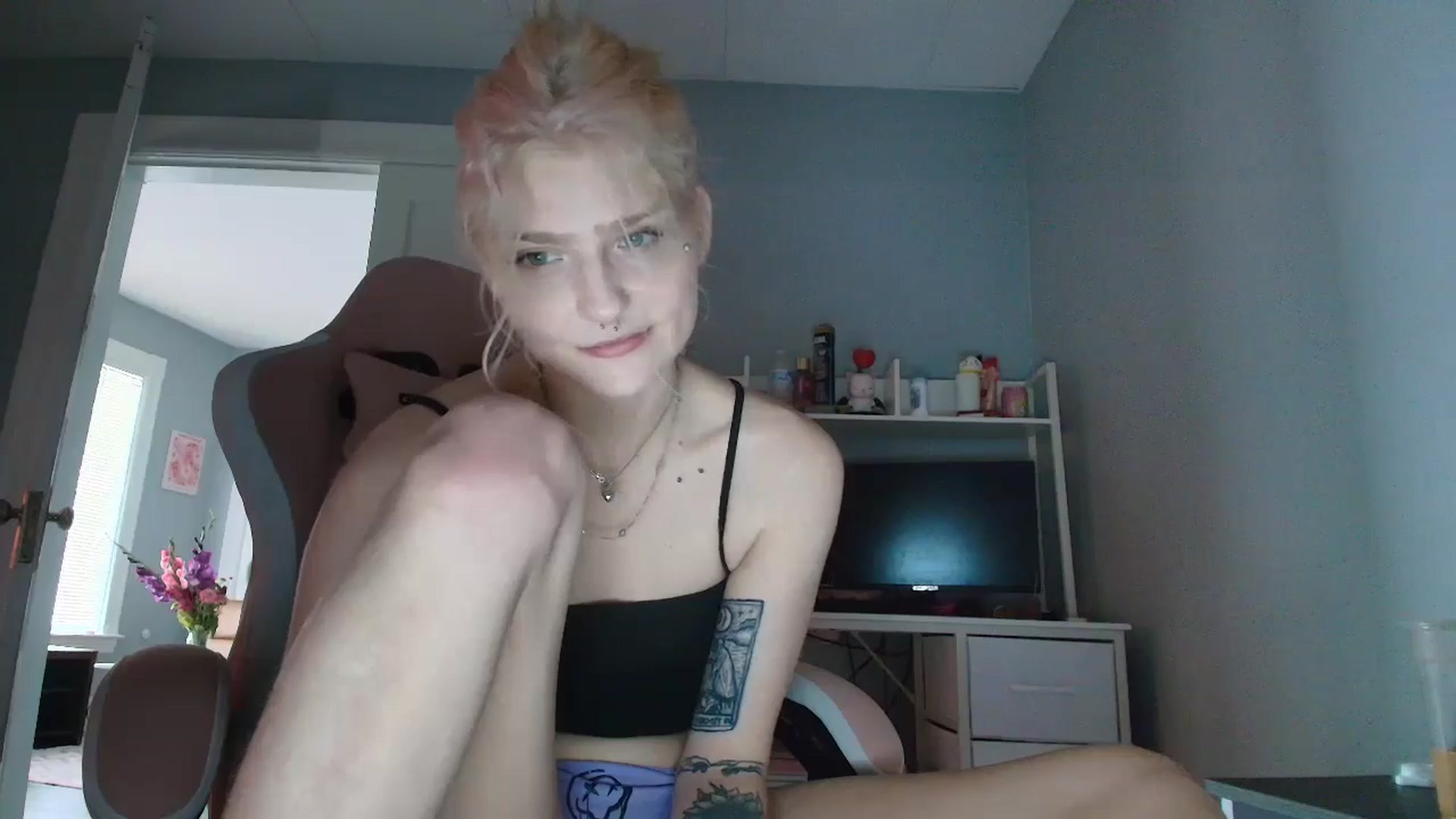 Gallery image thumbnail from DuckChan0's myfreecams stream on, 08/20/2025, 16:51 image 8 of 20