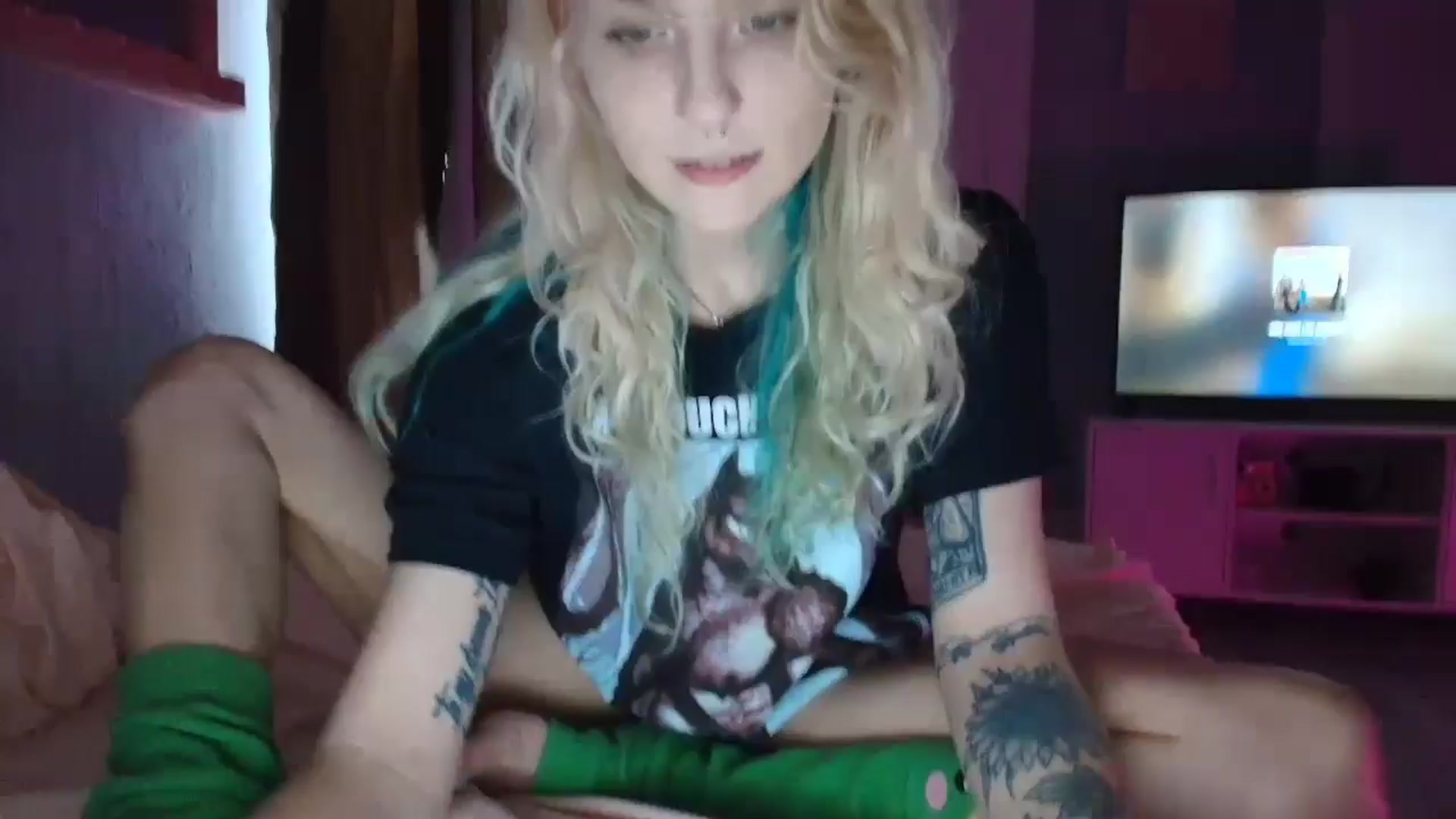 Gallery image thumbnail from DuckChan0's myfreecams stream on, 08/23/2025, 16:31 image 14 of 20