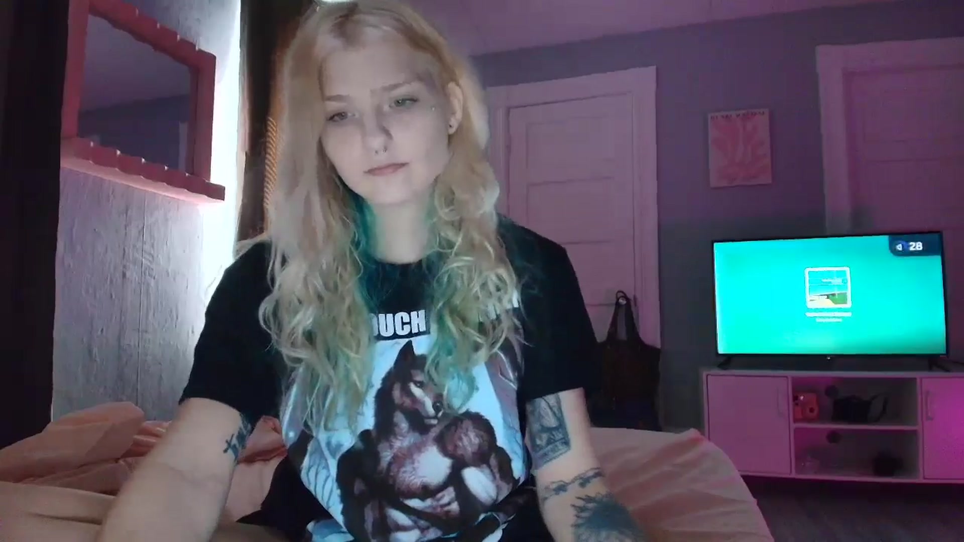 Gallery image thumbnail from DuckChan0's myfreecams stream on, 08/23/2025, 16:31 image 3 of 20