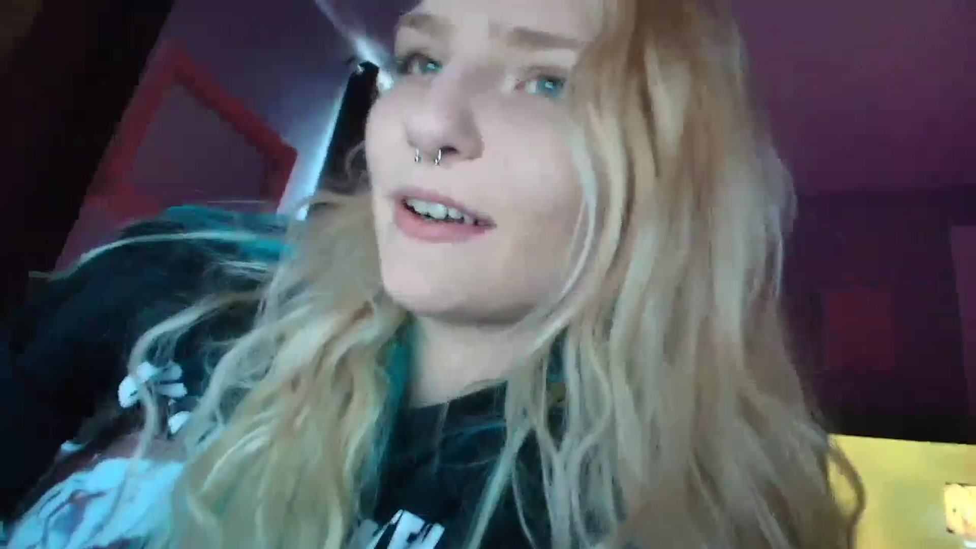 Gallery image thumbnail from DuckChan0's myfreecams stream on, 08/23/2025, 16:31 image 11 of 20