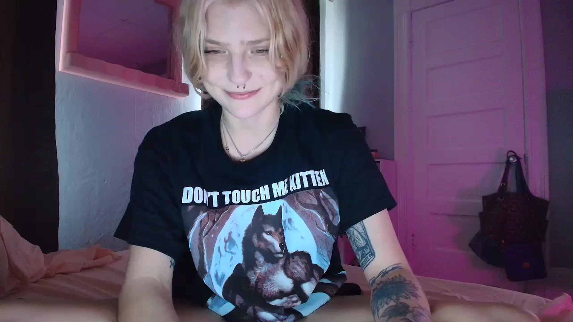 Gallery image thumbnail from DuckChan0's myfreecams stream on, 08/23/2025, 17:49 image 13 of 20