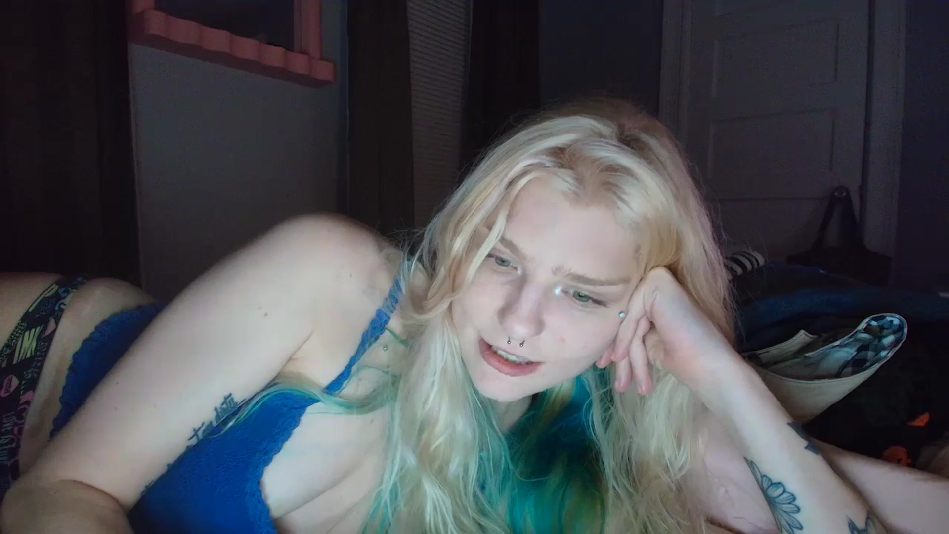 Gallery image thumbnail from DuckChan0's myfreecams stream on, 08/25/2025, 02:27 image 20 of 20
