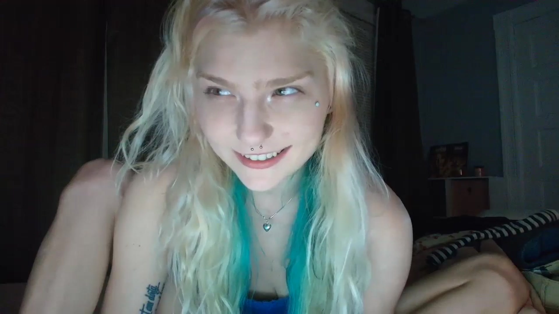 Gallery image thumbnail from DuckChan0's myfreecams stream on, 08/25/2025, 02:27 image 2 of 20