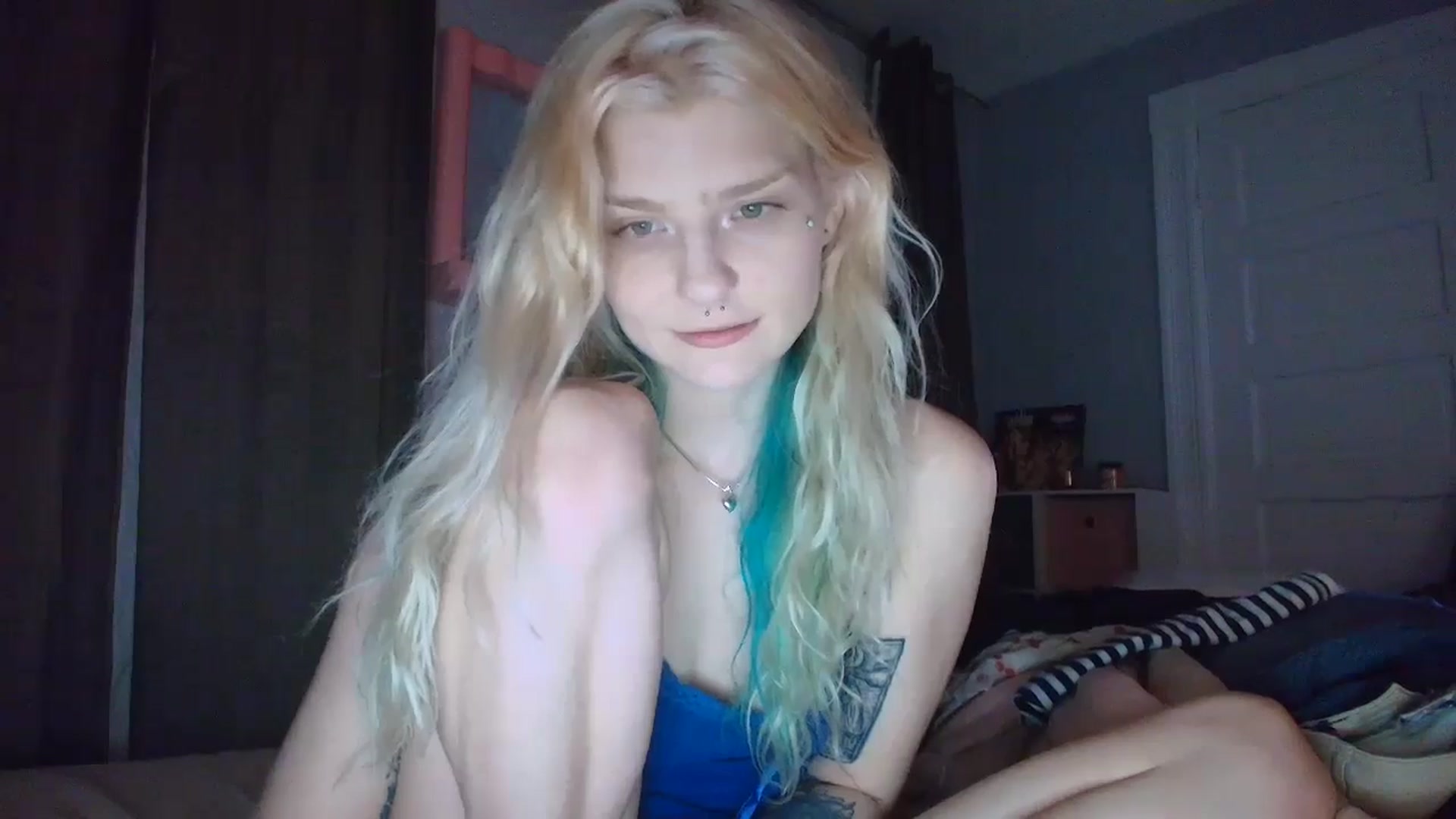 Gallery image thumbnail from DuckChan0's myfreecams stream on, 08/25/2025, 02:27 image 18 of 20