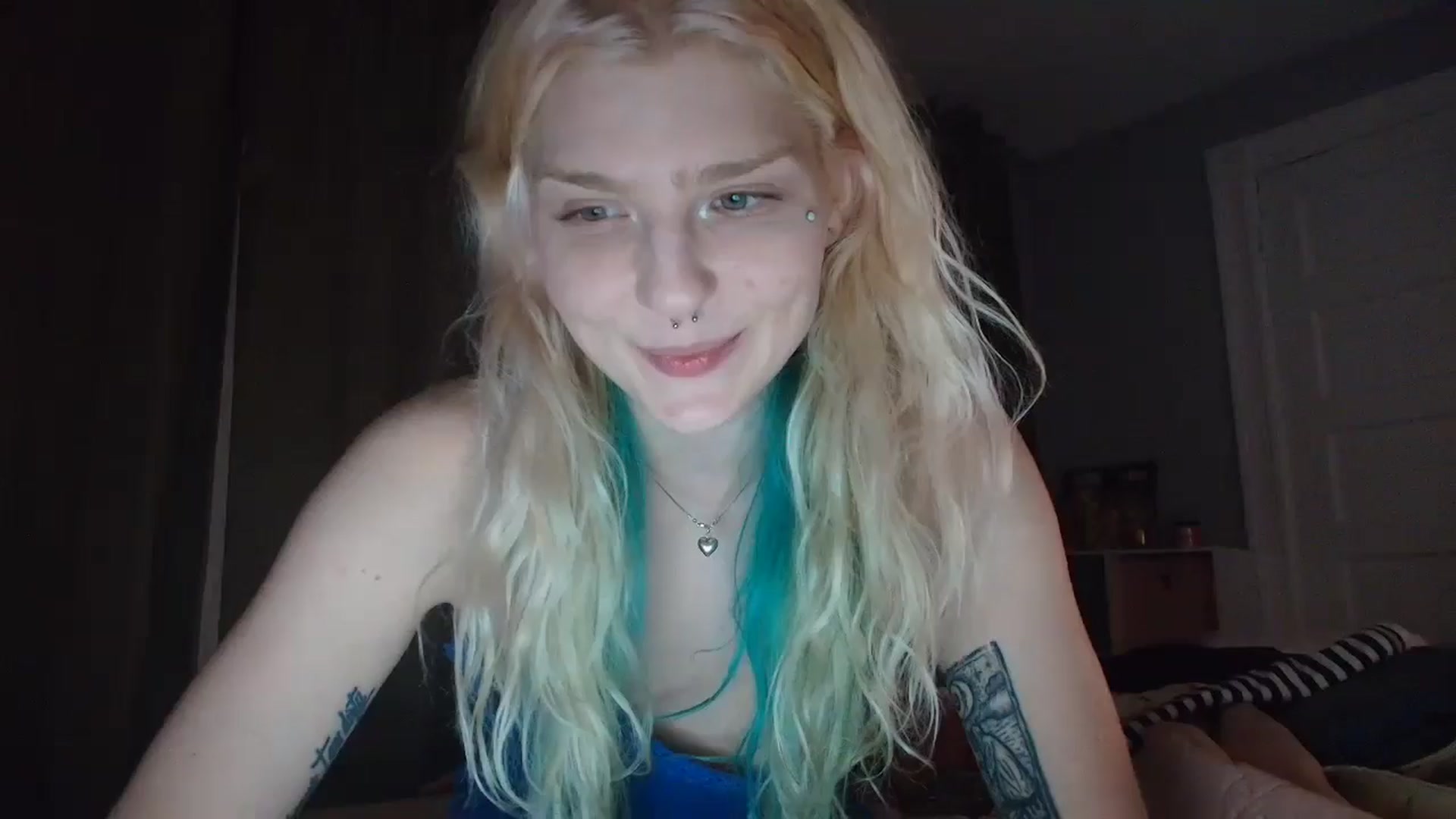Gallery image thumbnail from DuckChan0's myfreecams stream on, 08/25/2025, 02:27 image 13 of 20