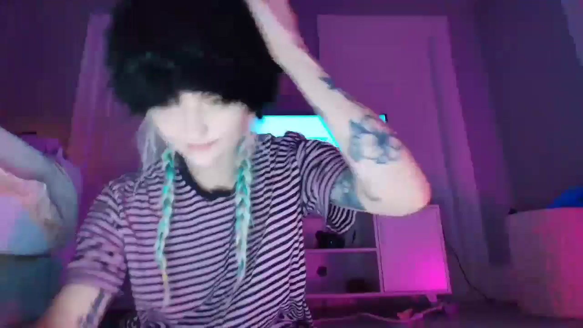 Gallery image thumbnail from DuckChan0's myfreecams stream on, 08/26/2025, 24:32 image 12 of 20