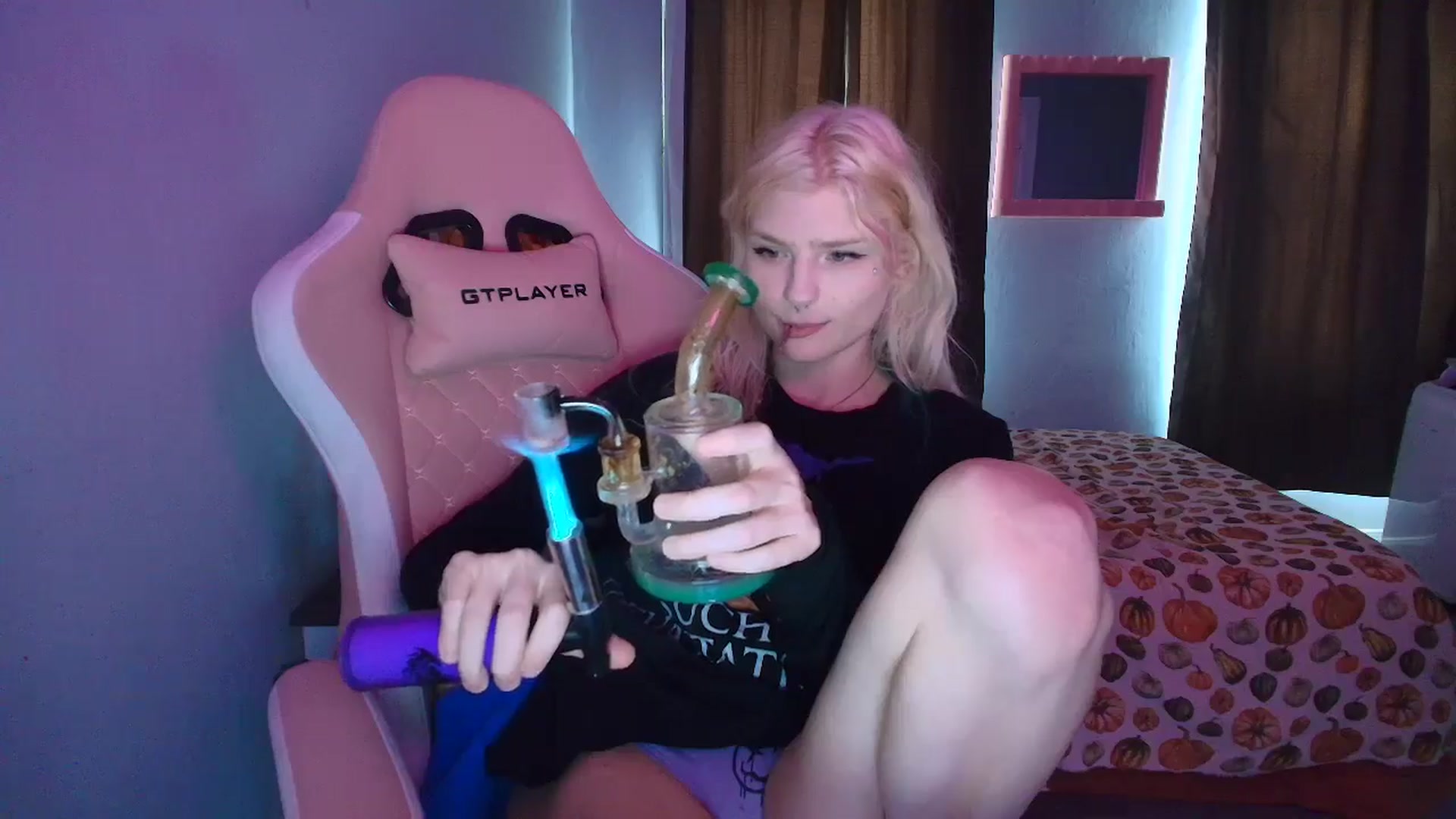 Gallery image thumbnail from DuckChan0's myfreecams stream on, 08/28/2025, 17:30 image 20 of 20