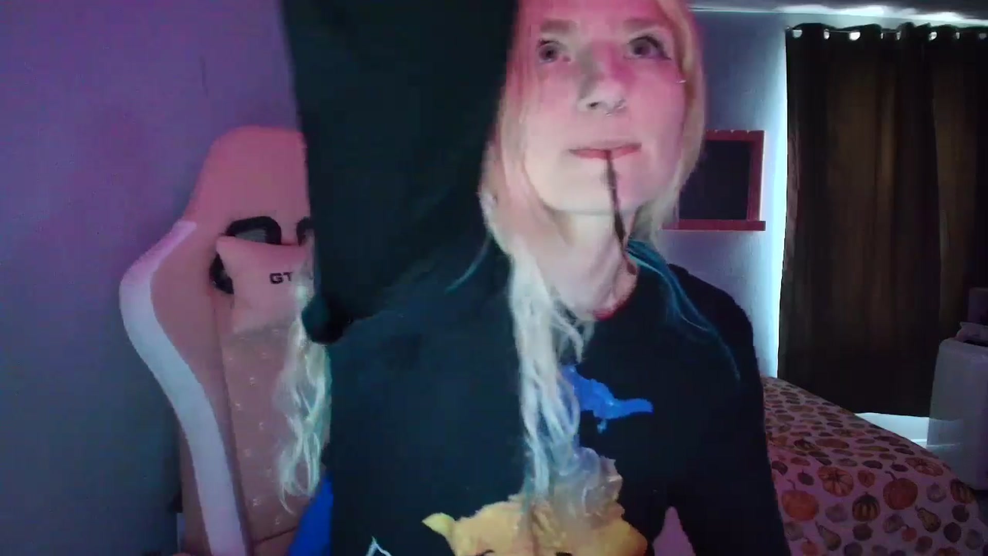 Gallery image thumbnail from DuckChan0's myfreecams stream on, 08/28/2025, 17:30 image 19 of 20