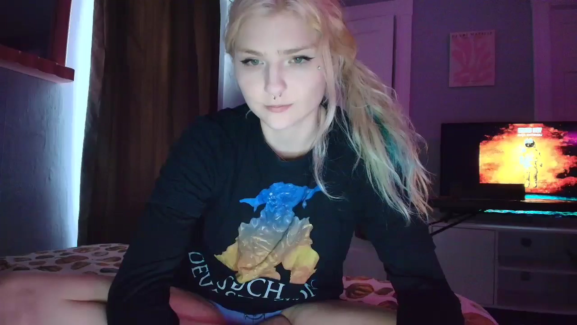 Gallery image thumbnail from DuckChan0's myfreecams stream on, 08/28/2025, 17:30 image 2 of 20
