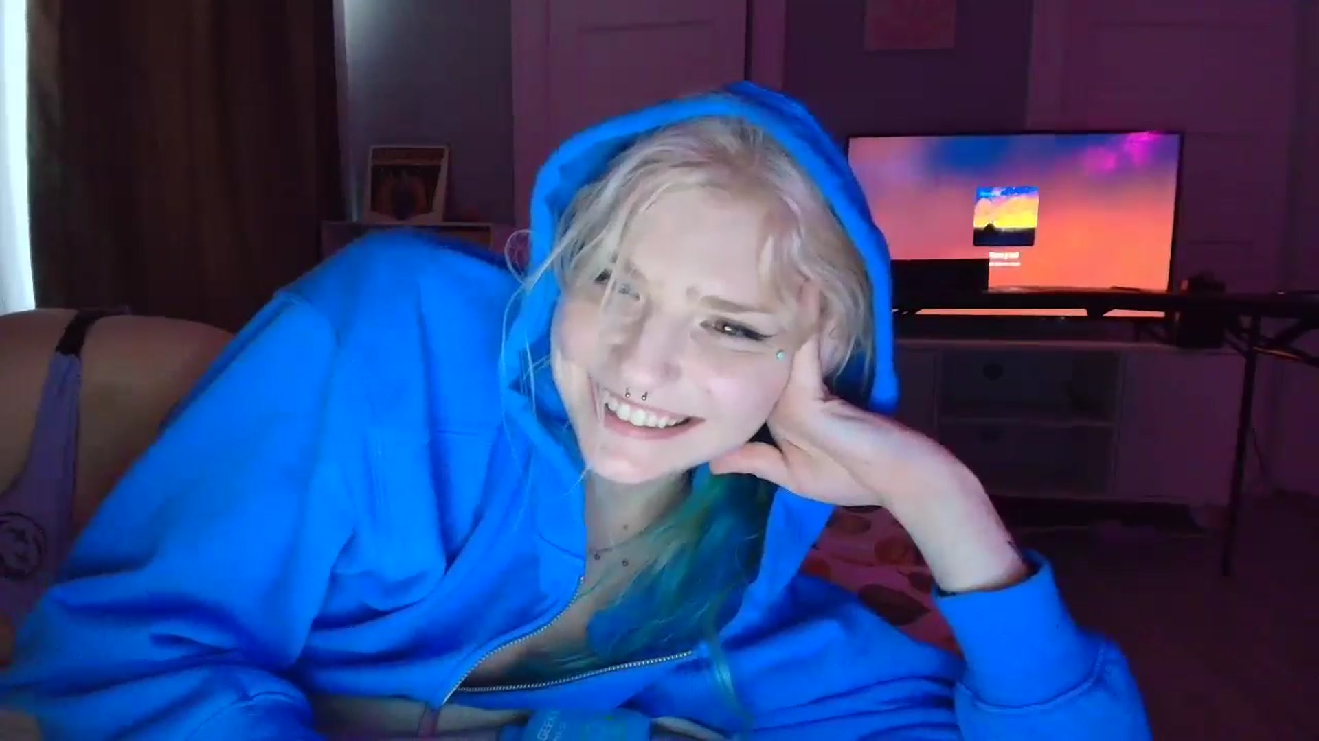 Gallery image thumbnail from DuckChan0's myfreecams stream on, 08/28/2025, 19:25 image 20 of 20