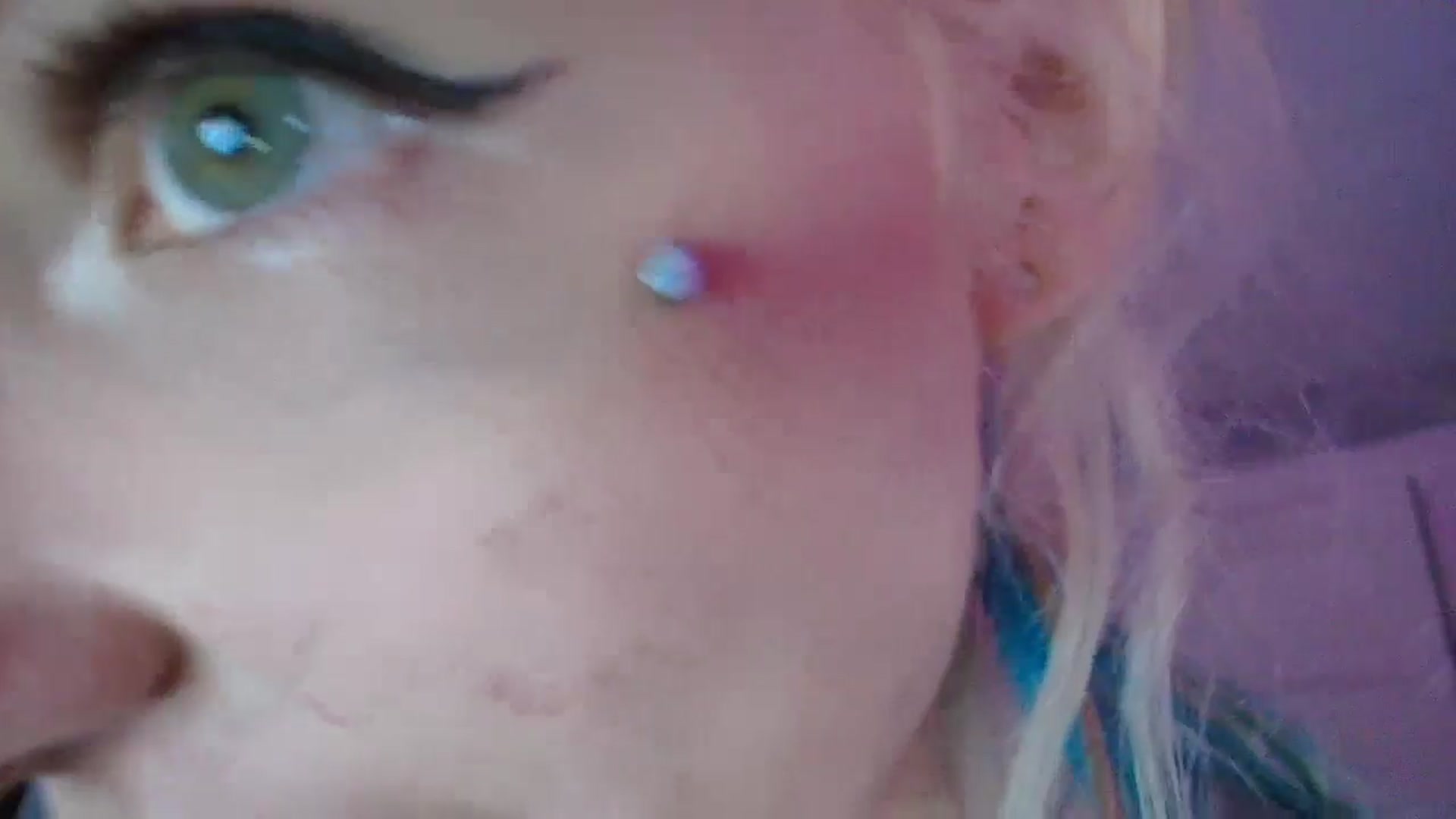 Gallery image thumbnail from DuckChan0's myfreecams stream on, 08/28/2025, 19:25 image 4 of 20