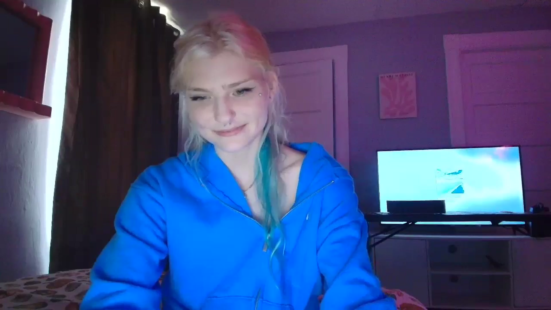 Gallery image thumbnail from DuckChan0's myfreecams stream on, 08/28/2025, 19:25 image 11 of 20