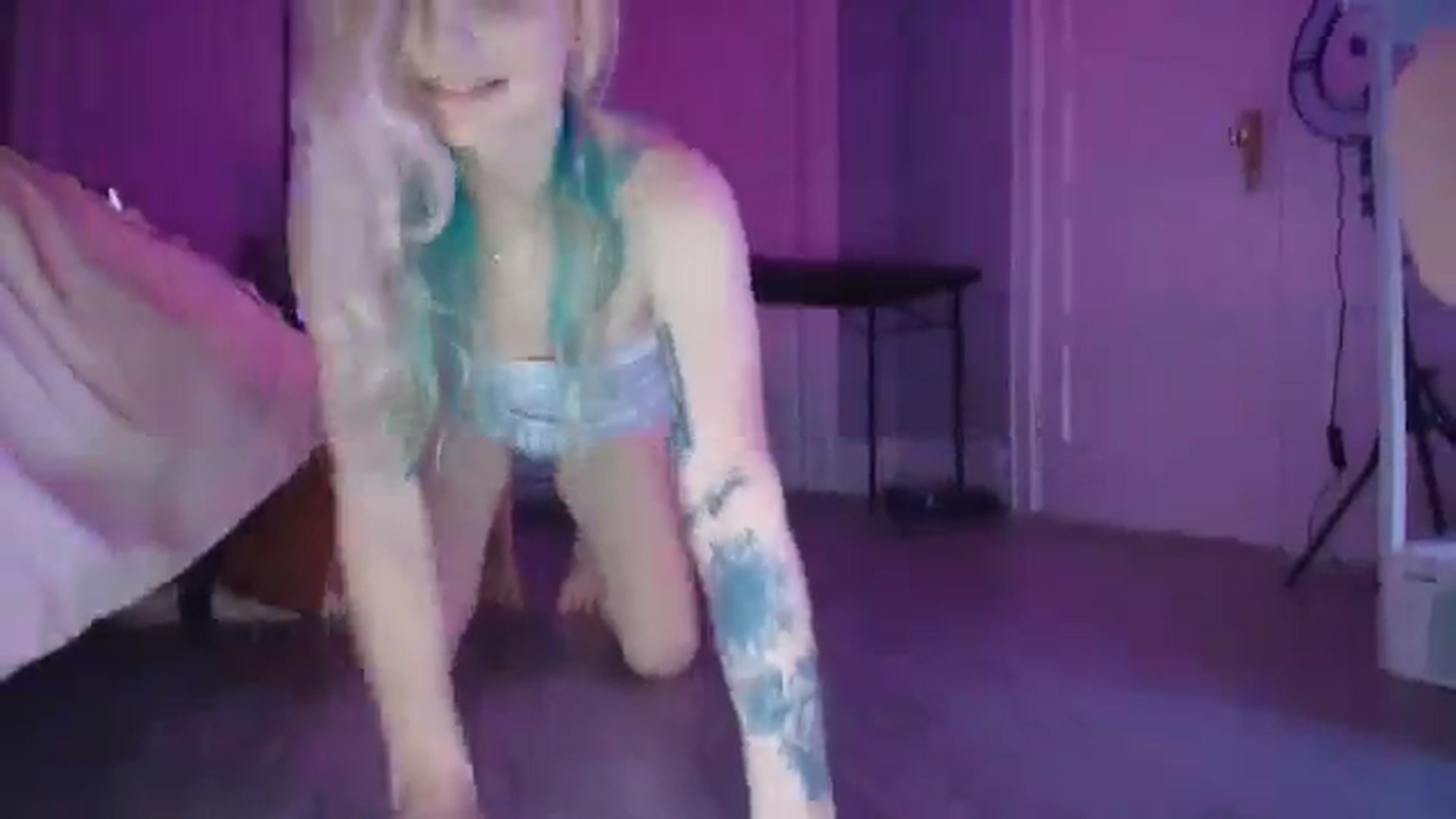 Gallery image thumbnail from DuckChan0's myfreecams stream on, 08/30/2025, 23:17 image 13 of 20