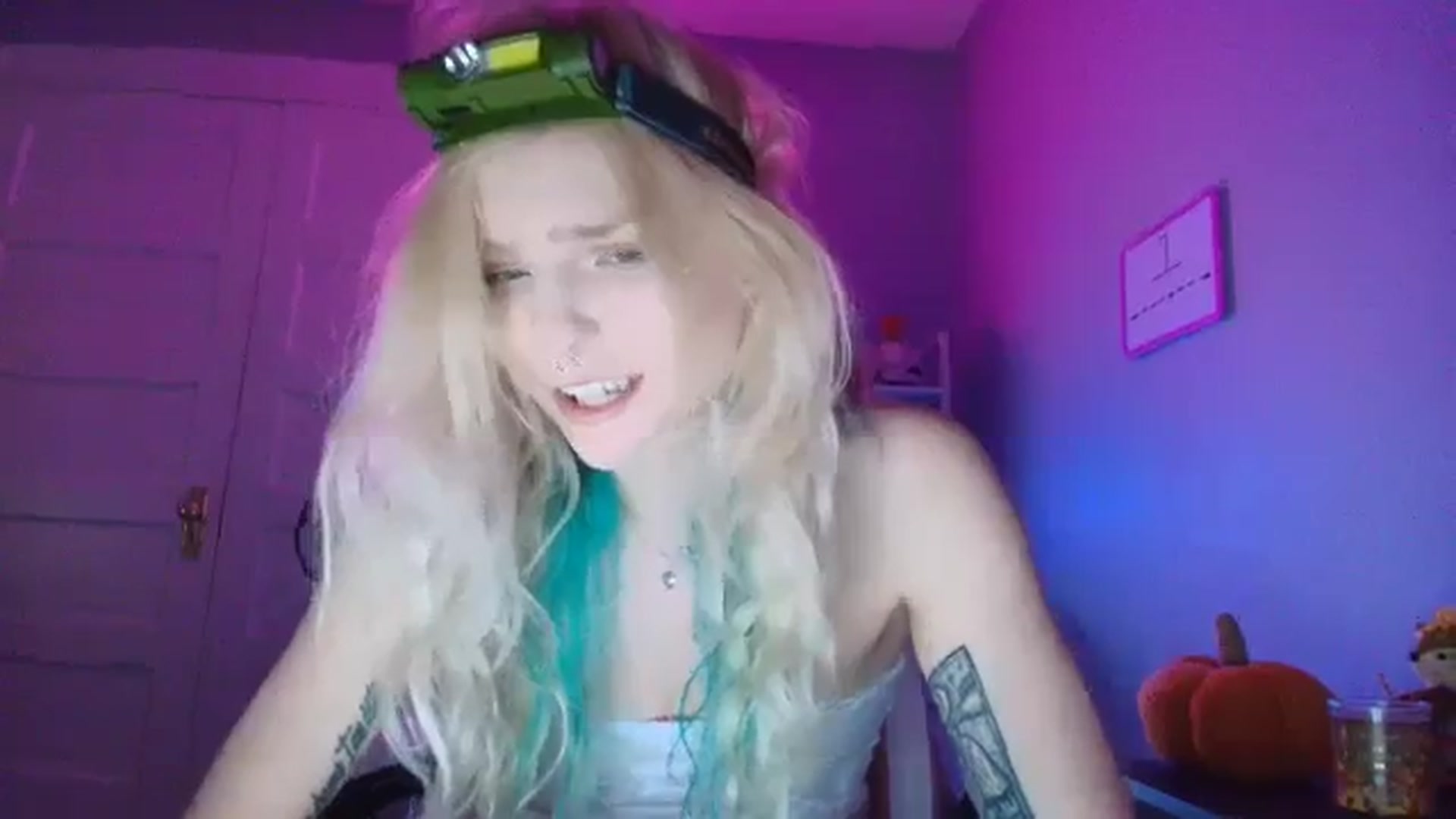 Gallery image thumbnail from DuckChan0's myfreecams stream on, 08/30/2025, 23:17 image 3 of 20