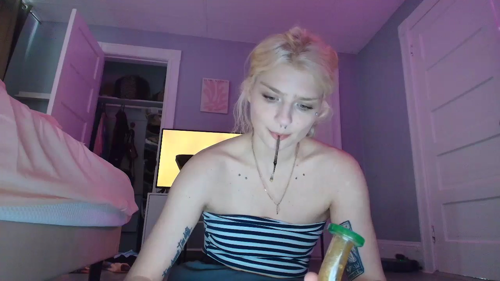 Gallery image thumbnail from DuckChan0's myfreecams stream on, 09/02/2025, 16:07 image 6 of 20
