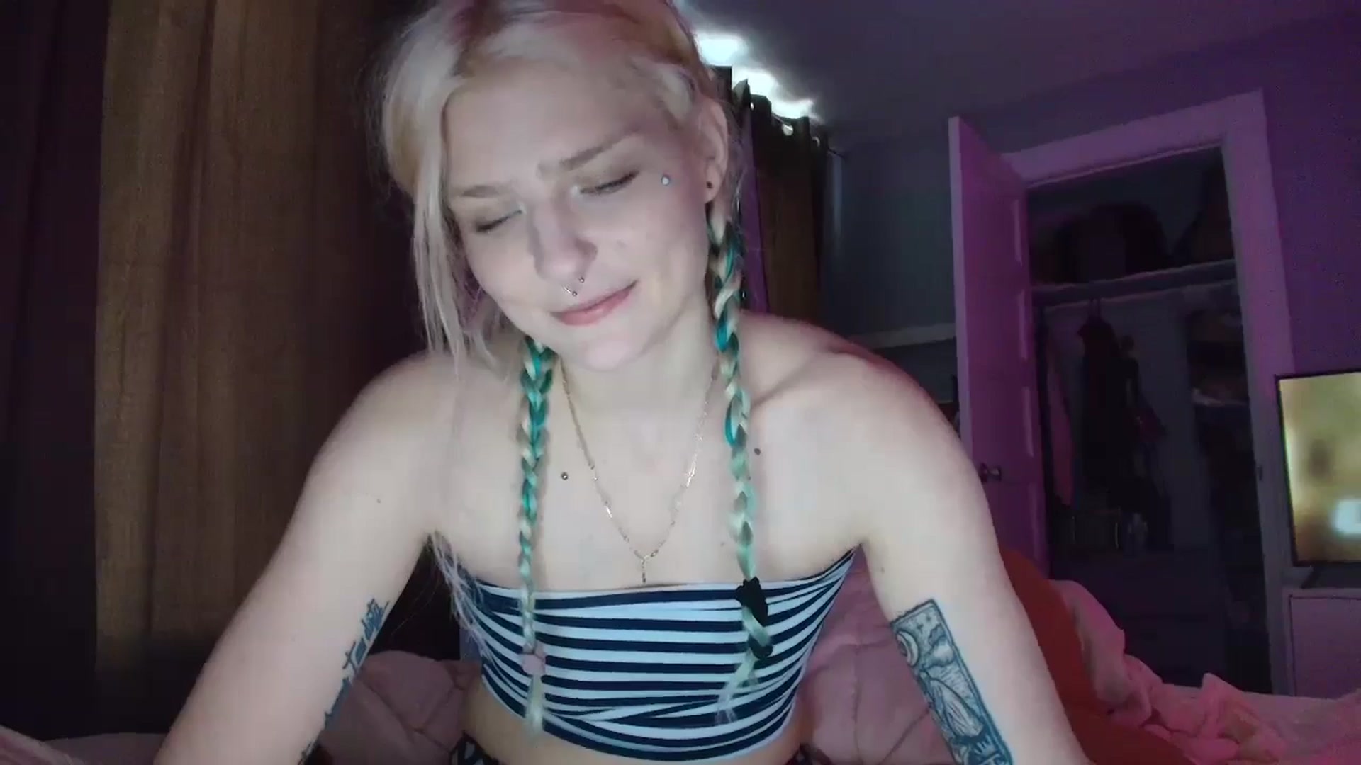 Gallery image thumbnail from DuckChan0's myfreecams stream on, 09/02/2025, 16:33 image 8 of 20