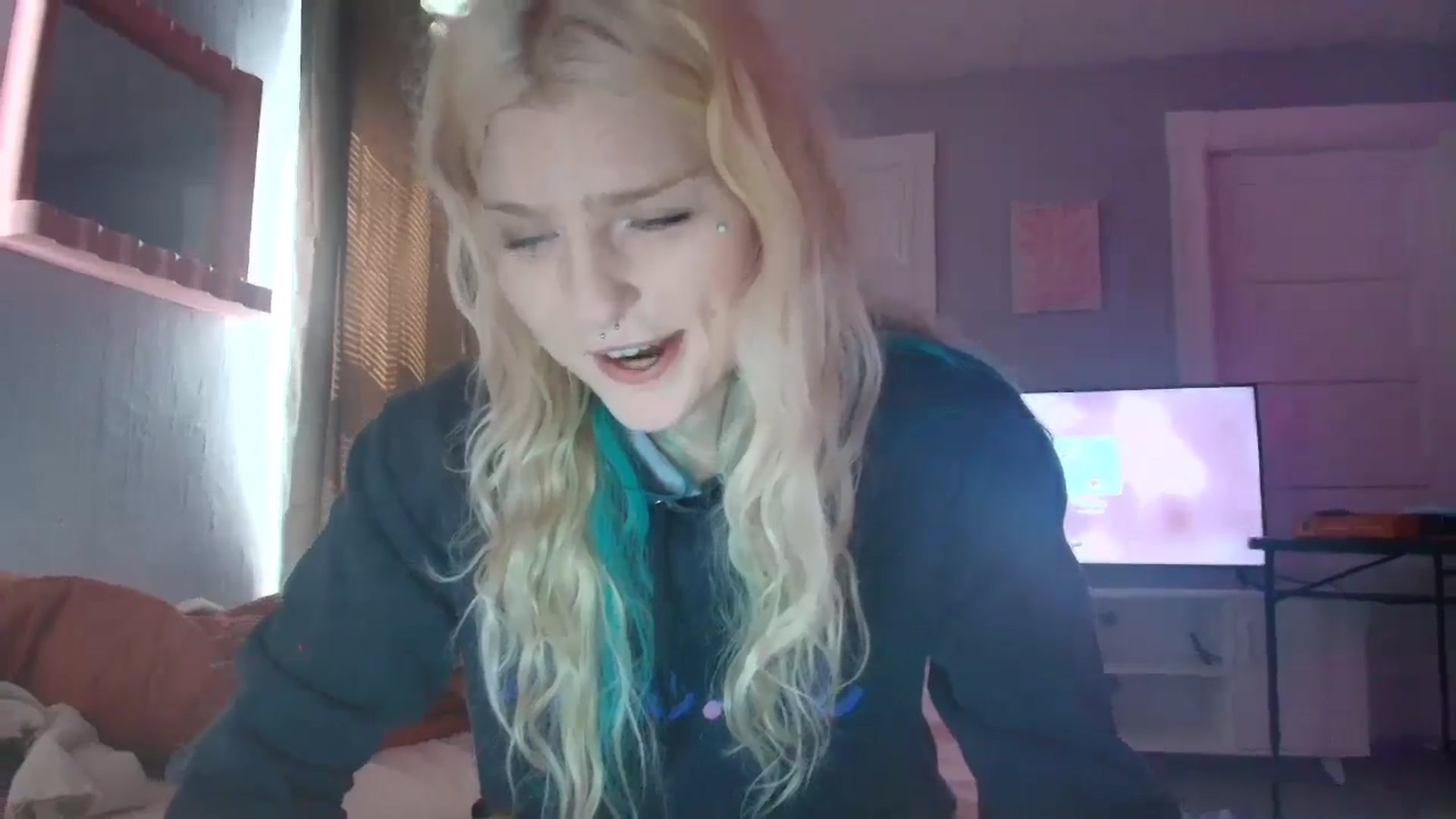 Gallery image thumbnail from DuckChan0's myfreecams stream on, 09/03/2025, 15:33 image 6 of 20