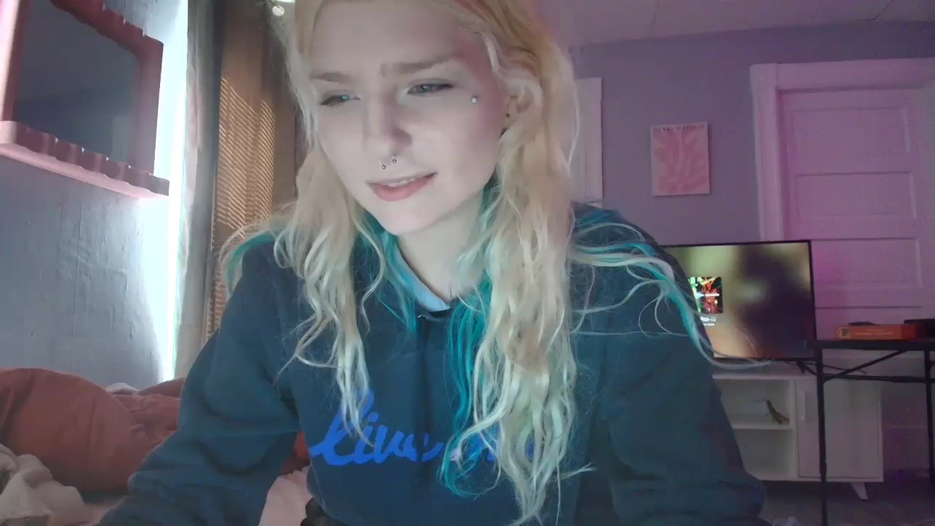 Gallery image thumbnail from DuckChan0's myfreecams stream on, 09/03/2025, 15:33 image 4 of 20