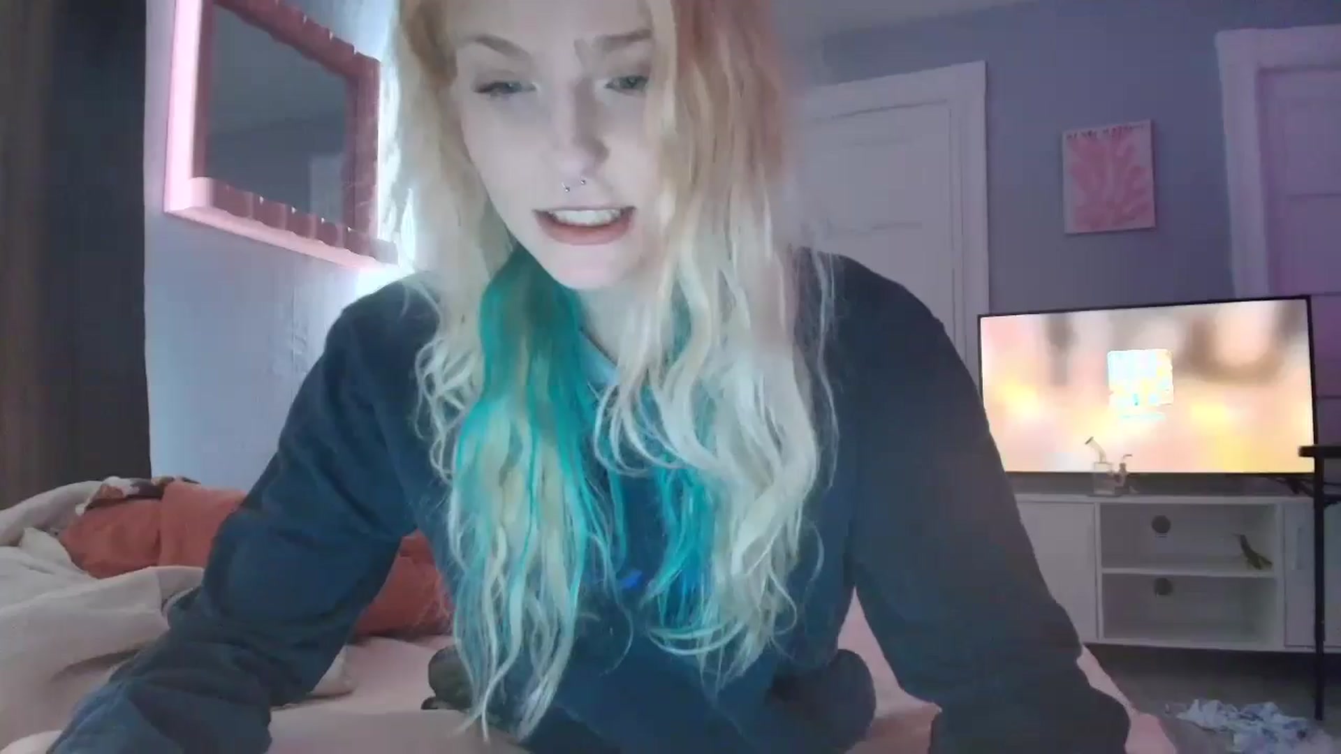 Gallery image thumbnail from DuckChan0's myfreecams stream on, 09/03/2025, 15:33 image 1 of 20
