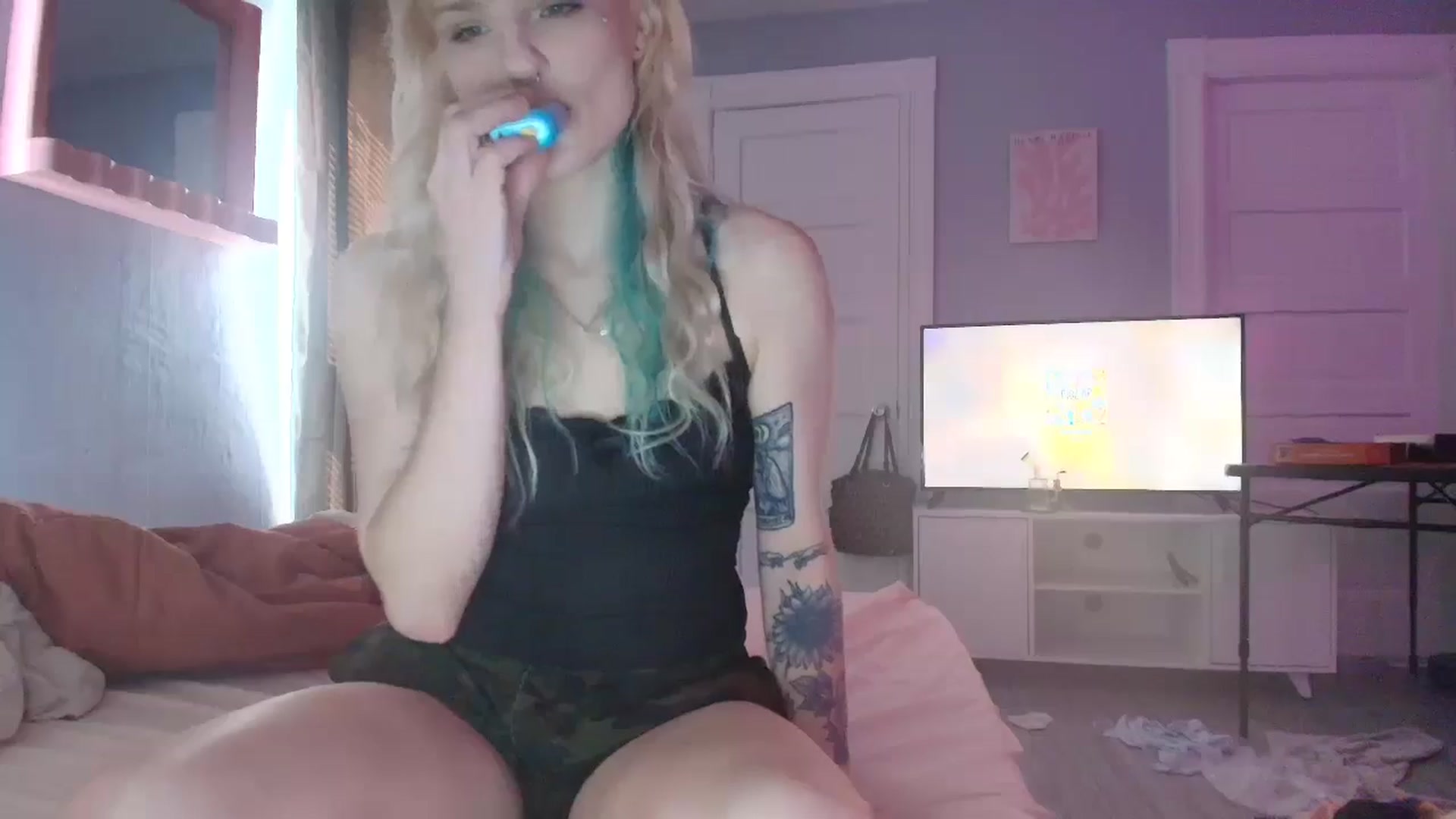 Gallery image thumbnail from DuckChan0's myfreecams stream on, 09/03/2025, 15:33 image 16 of 20