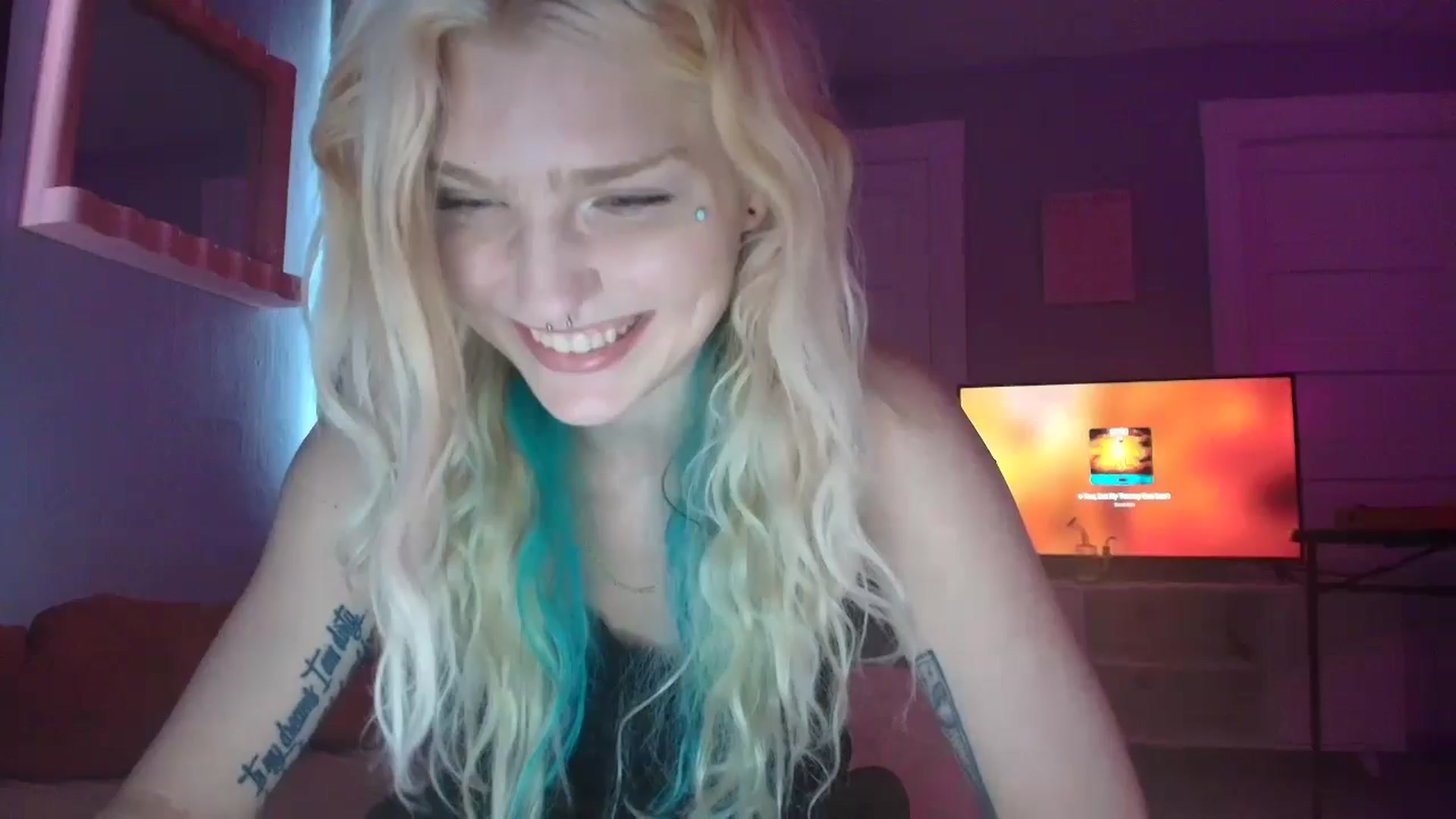 Gallery image thumbnail from DuckChan0's myfreecams stream on, 09/03/2025, 18:12 image 18 of 20
