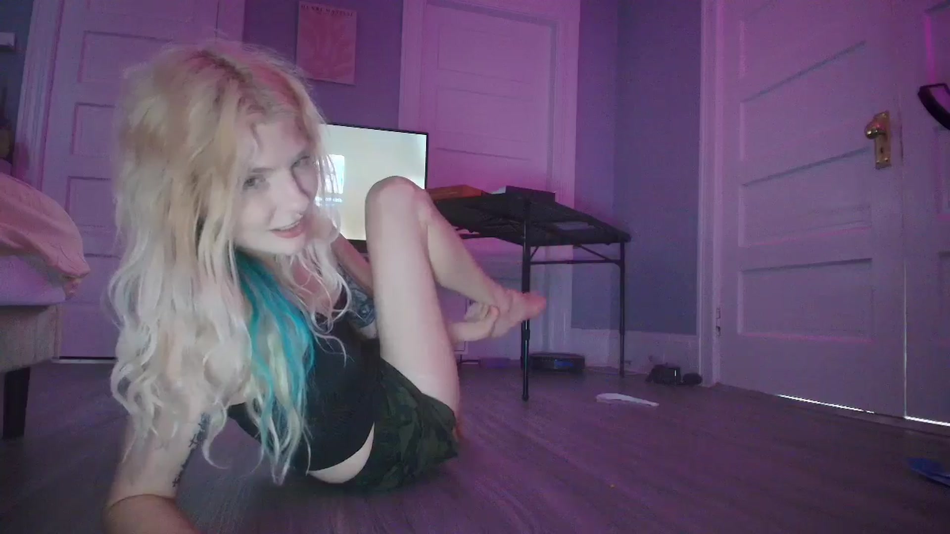 Gallery image thumbnail from DuckChan0's myfreecams stream on, 09/03/2025, 18:12 image 7 of 20