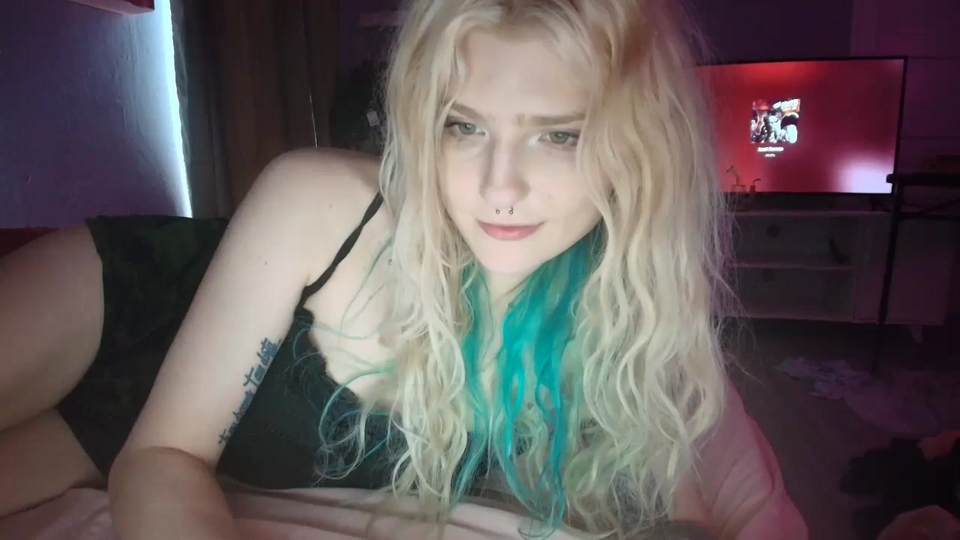 Gallery image thumbnail from DuckChan0's myfreecams stream on, 09/03/2025, 18:12 image 2 of 20