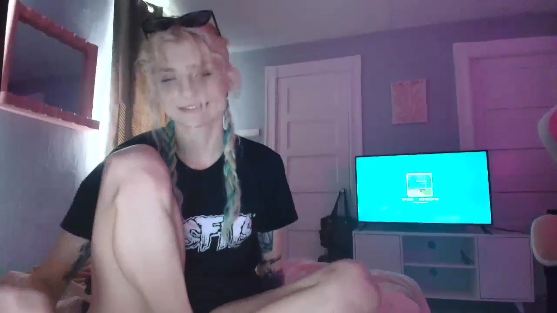 Gallery image thumbnail from DuckChan0's myfreecams stream on, 09/04/2025, 15:35 image 19 of 20