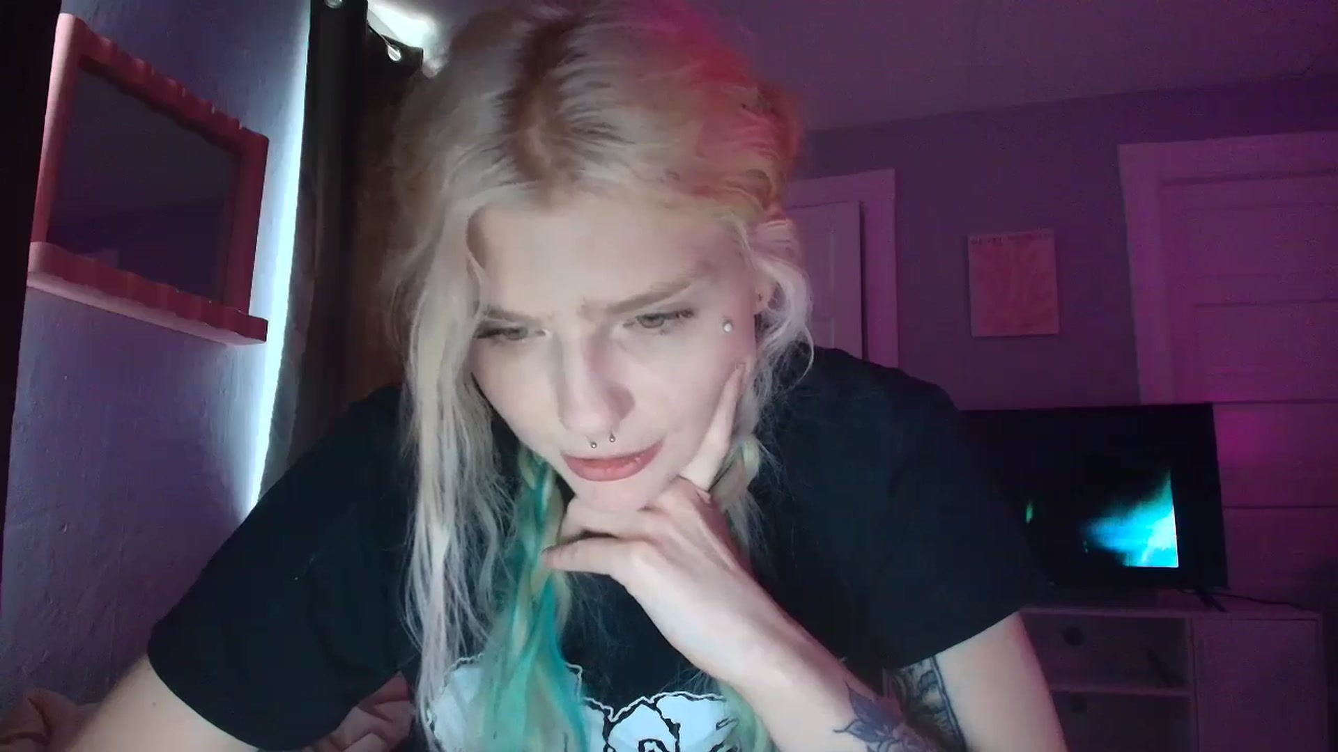 Gallery image thumbnail from DuckChan0's myfreecams stream on, 09/04/2025, 16:55 image 8 of 20