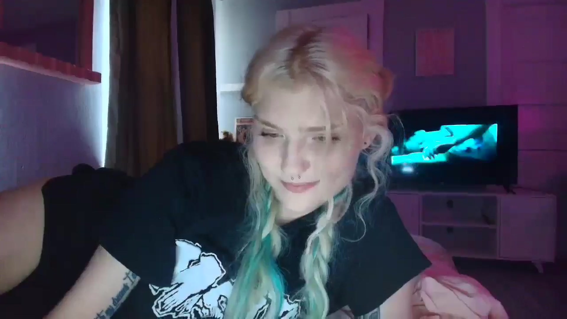 Gallery image thumbnail from DuckChan0's myfreecams stream on, 09/04/2025, 16:55 image 9 of 20