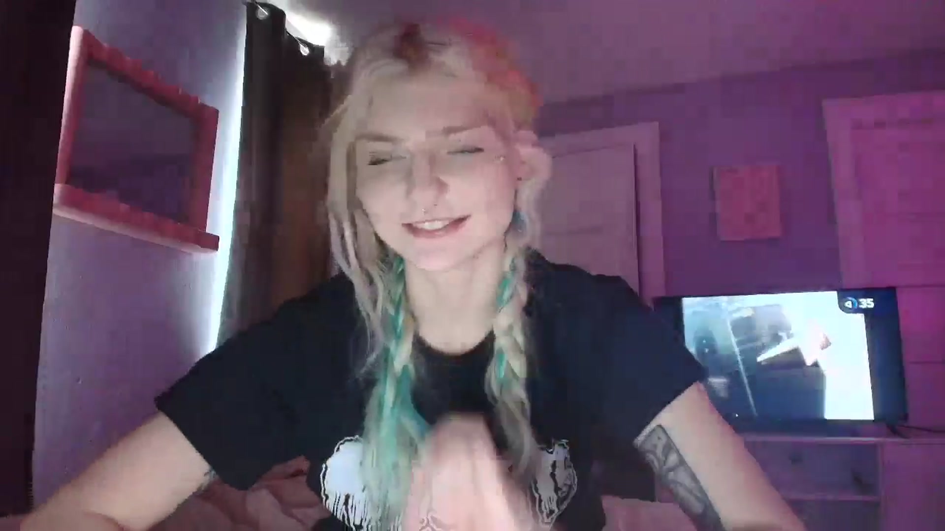 Gallery image thumbnail from DuckChan0's myfreecams stream on, 09/04/2025, 16:55 image 5 of 20