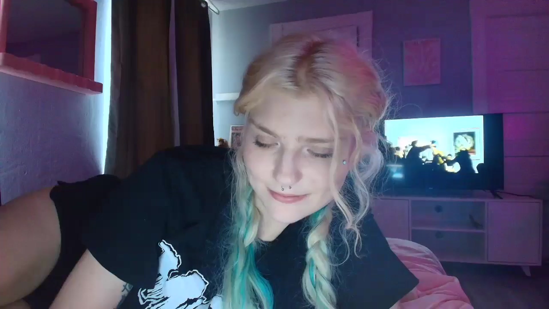 Gallery image thumbnail from DuckChan0's myfreecams stream on, 09/04/2025, 16:55 image 4 of 20