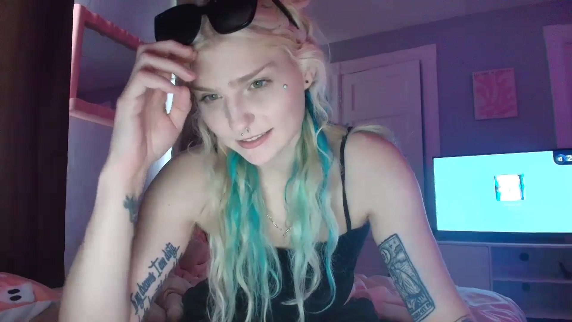 Gallery image thumbnail from DuckChan0's myfreecams stream on, 09/04/2025, 17:14 image 3 of 20