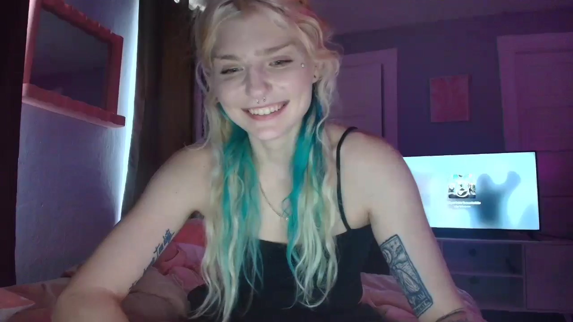 Gallery image thumbnail from DuckChan0's myfreecams stream on, 09/04/2025, 17:14 image 11 of 20