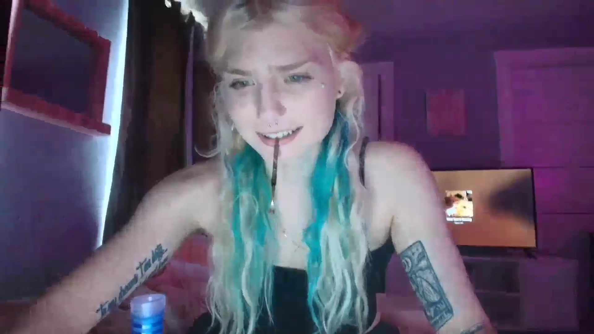 Gallery image thumbnail from DuckChan0's myfreecams stream on, 09/04/2025, 17:14 image 17 of 20