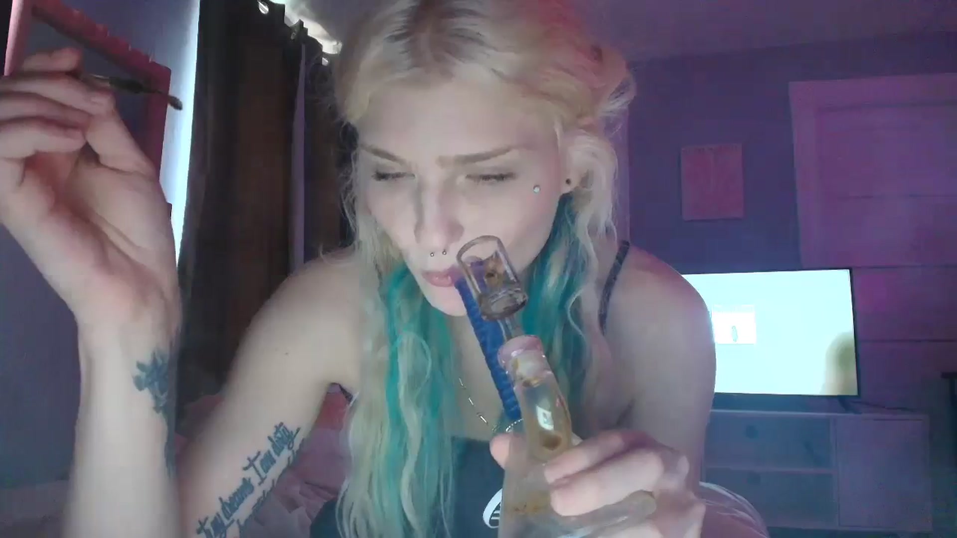 Gallery image thumbnail from DuckChan0's myfreecams stream on, 09/04/2025, 17:14 image 19 of 20