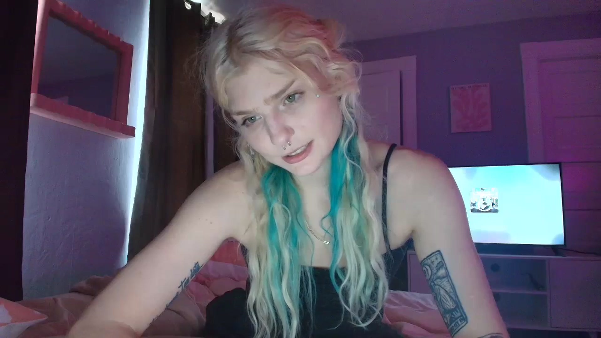 Gallery image thumbnail from DuckChan0's myfreecams stream on, 09/04/2025, 17:14 image 13 of 20